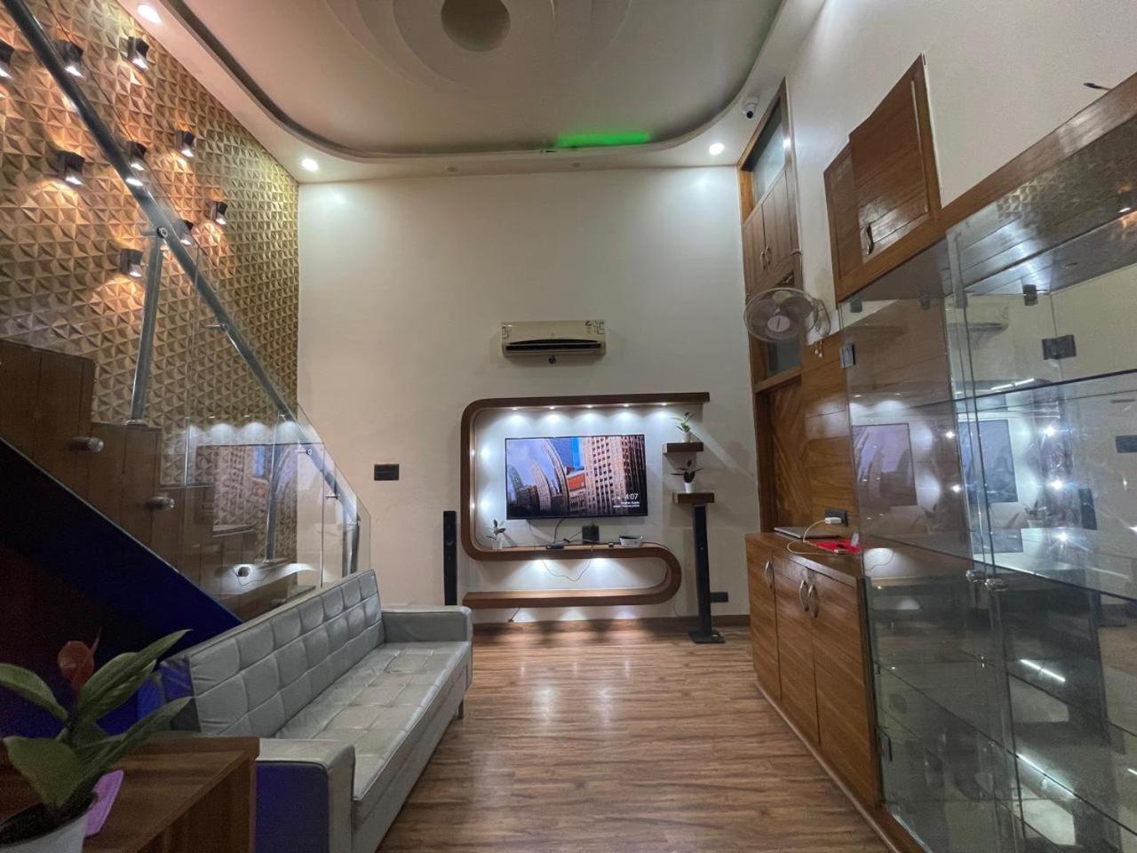 Homestay Green Kutir-greater Kailash 1 South Delhi